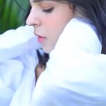 Palak Sindhwani Instagram - Your favourite song from this film?! 🦋🎵✨ Wearing - @moonstruckbyss Shot by - @capture_photography_01 #reeloftheday #slomo #beautyshots #nature #nomakeupmakeup #fyp #animal #trendingreels #trendingsongs #palaksindhwani