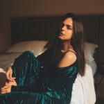 Palak Sindhwani Instagram - Santa heard your wish..✨🎄😌 Wearing - @urbanic_in HMU - @shine_and_shadow_ Location - @grandhyattmumbai