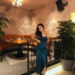 Palak Sindhwani Instagram - About Last Night! ❤️🎂✨ Wearing - @urbanic_in . . #postoftheday #mood #ootd #birthday #fyp #dinner #palaksindhwani #celebration #family