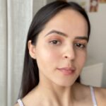 Palak Sindhwani Instagram - Guess what? My face is practically doing a happy dance, all thanks to @acne.squad’s Breakout Terminator Spot Corrector! It’s the superhero that rescued my skin from surprise breakouts, leaving it clear and radiant. It has the goodness of Salicylic acid that helps reduce my acne in just 3-7 days. Oh, and I’ve also given their Breakout Terminator Back and Body Spray a whirl, especially for those sneaky back acne moments. I’ve spilled the beans, now it’s your turn to experience the magic! ✨ #reeloftheday #acne #acneskincare #acnesquad #fyp #explore #palaksindhwani #ad