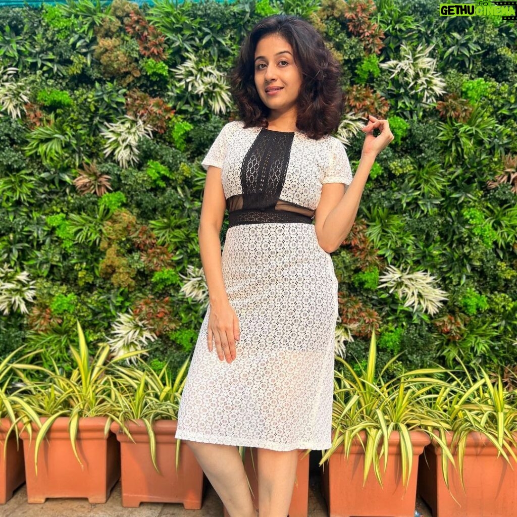 Paridhi Sharma Instagram - People will stare. Make it worth their while... #white #black #green #pose #poise #style