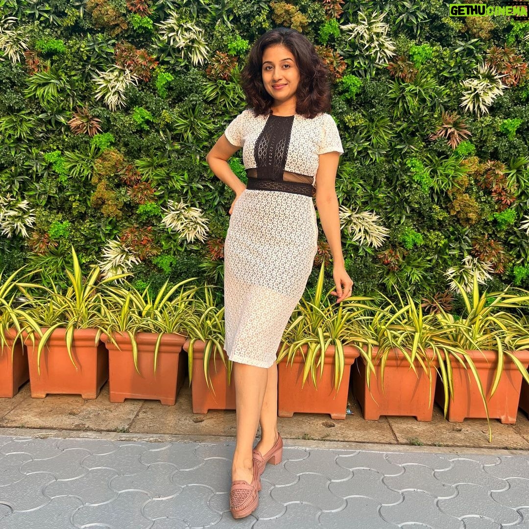 Paridhi Sharma Instagram - People will stare. Make it worth their while... #white #black #green #pose #poise #style
