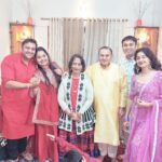 Paridhi Sharma Instagram - द्वीप... द्वीपावली... त्योहार... परिवार🌸 #diwali #celebration #familytime #togetherness #festival @tanmaisaksena @akankshabulbul7 @vatsal_saksena