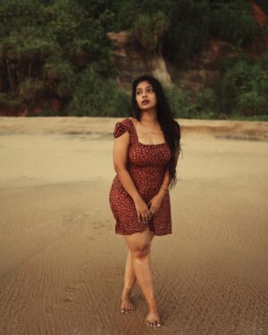 Parvathy Saran Instagram - let the sea set you free 🧜‍♀️
. 
shot by @vimal_rebel