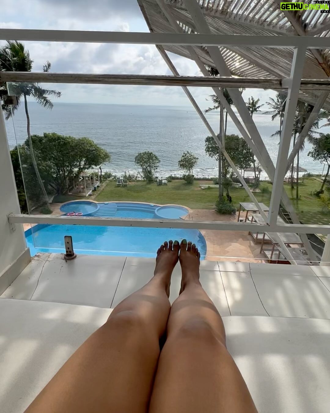 Parvathy Saran - 50.6K Likes - Some memories never leave 💙
.
Thank You @zuuzuuholidays for organising a fab trip to Varkala with my Family ✨ Amma is Happpy Max & she felt Sooper Comfortable throughout the Journey. Cheers to more trips together #ZuuZuuHolidays 🥂
Resort : @elixircliff