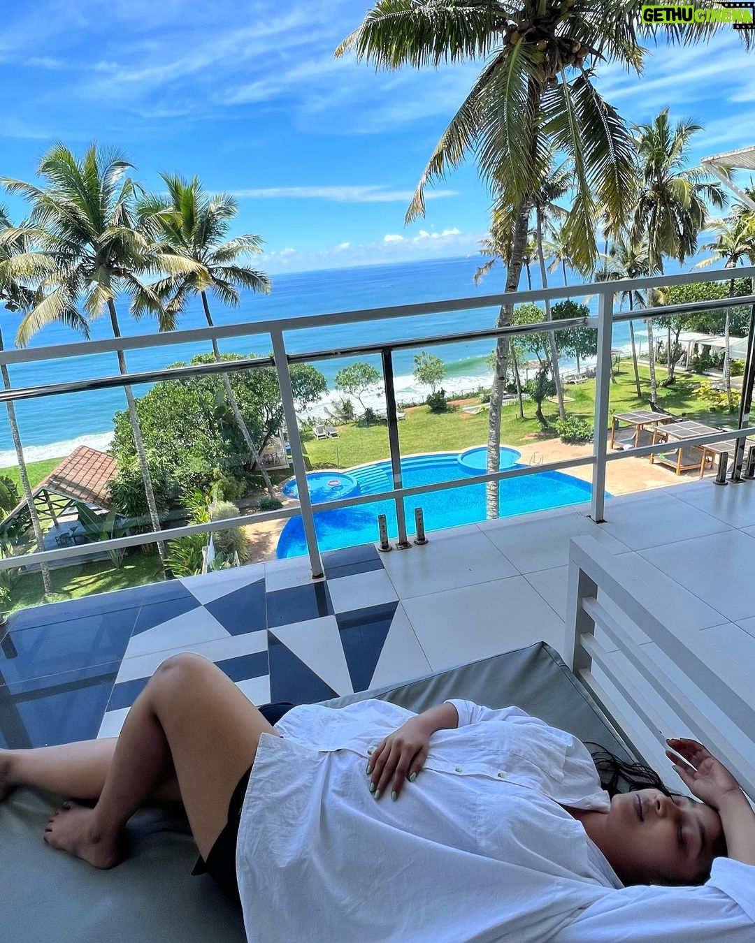 Parvathy Saran - 50.6K Likes - Some memories never leave 💙
.
Thank You @zuuzuuholidays for organising a fab trip to Varkala with my Family ✨ Amma is Happpy Max & she felt Sooper Comfortable throughout the Journey. Cheers to more trips together #ZuuZuuHolidays 🥂
Resort : @elixircliff