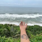 Parvathy Saran Instagram – Some memories never leave 💙
.
Thank You @zuuzuuholidays for organising a fab trip to Varkala with my Family ✨ Amma is Happpy Max & she felt Sooper Comfortable throughout the Journey. Cheers to more trips together #ZuuZuuHolidays 🥂
Resort : @elixircliff Varkala Beach Kerala