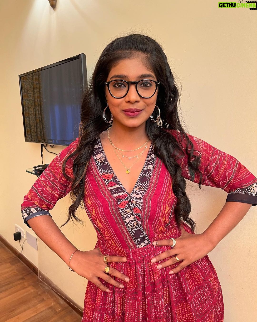 Parvathy Saran Instagram - Aarthi β€οΈ from #MY3 webseries streaming now on @disneyplushotstartamil π€ Thank You Director Rajesh sir for all the fun filled learnings.. Thank You @karthickdir.7 for looping me in to this cute project.. really means a lot !! Thank You @ihansika for being the sweetest artist & teaching me some acting tricks, Also @shanthnu avargalae tx for the acting improvisation tips.. @themugenrao @jananihere_ @iashnazaveri @narayan_live are some very good soul that I met in the sets of #MY3β¦ Nandri @pradeepmilroy sirrr for this special series π€ Cheers to Cinema ποΈ Kodaikanal- Princess of Hills
