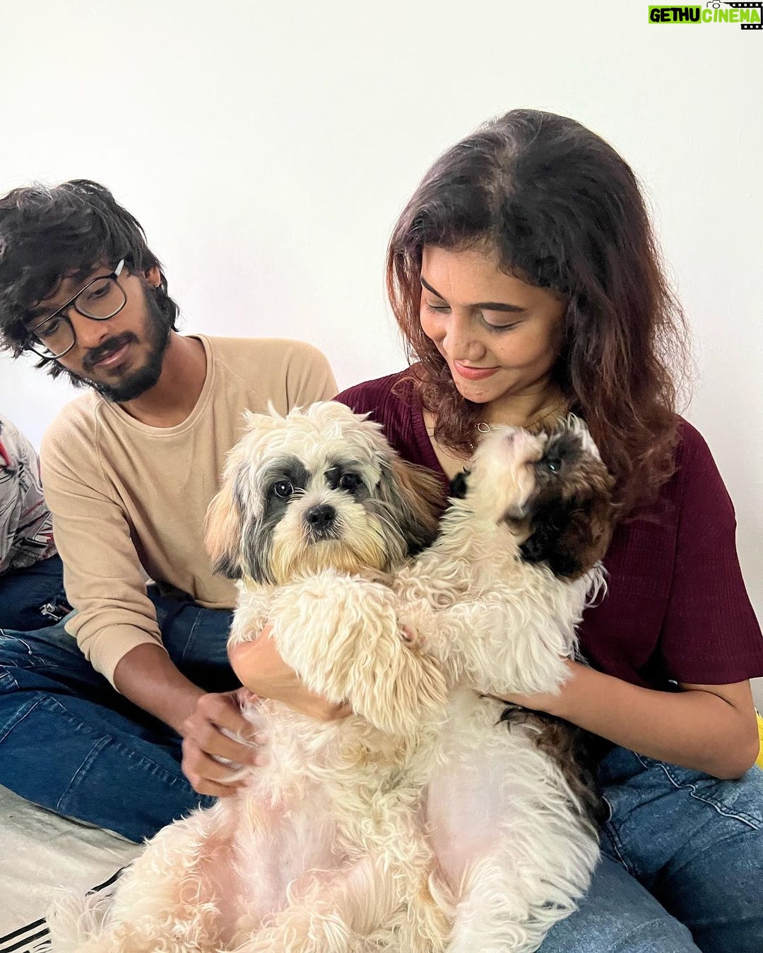 Parvathy Saran Instagram - Namma Atti π€ Friends that become family.. new house..new beginnings.. sooo happy to have these people in my life.. Nibbas of #MCC #Valsa #MKU & some sooper cool media friends π₯ good vibes only & what an amazing day π§Ώ memories !!! #housewarming Chennai, India