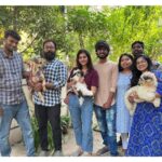 Parvathy Saran Instagram - Namma Atti 🖤 Friends that become family.. new house..new beginnings.. sooo happy to have these people in my life.. Nibbas of #MCC #Valsa #MKU & some sooper cool media friends 🥂 good vibes only & what an amazing day 🧿 memories !!! #housewarming Chennai, India