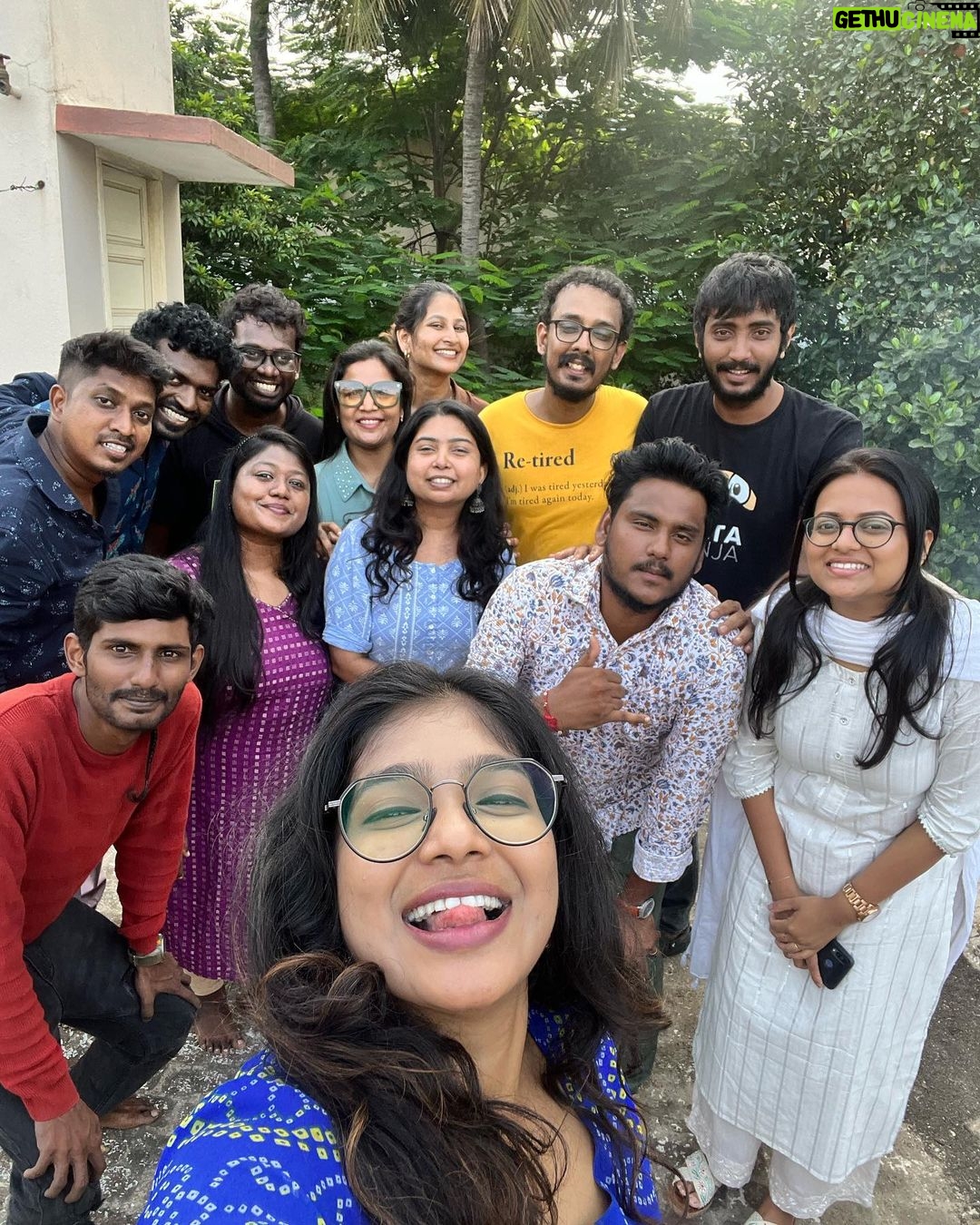 Parvathy Saran Instagram - Namma Atti π€ Friends that become family.. new house..new beginnings.. sooo happy to have these people in my life.. Nibbas of #MCC #Valsa #MKU & some sooper cool media friends π₯ good vibes only & what an amazing day π§Ώ memories !!! #housewarming Chennai, India