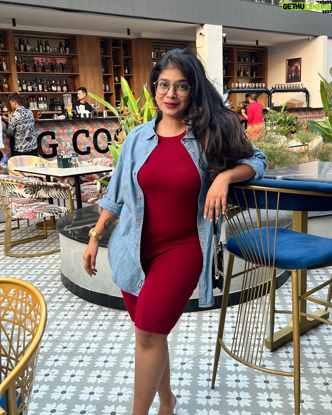 Parvathy Saran - 52.7K Likes - Darling, your looks can kill 🍷