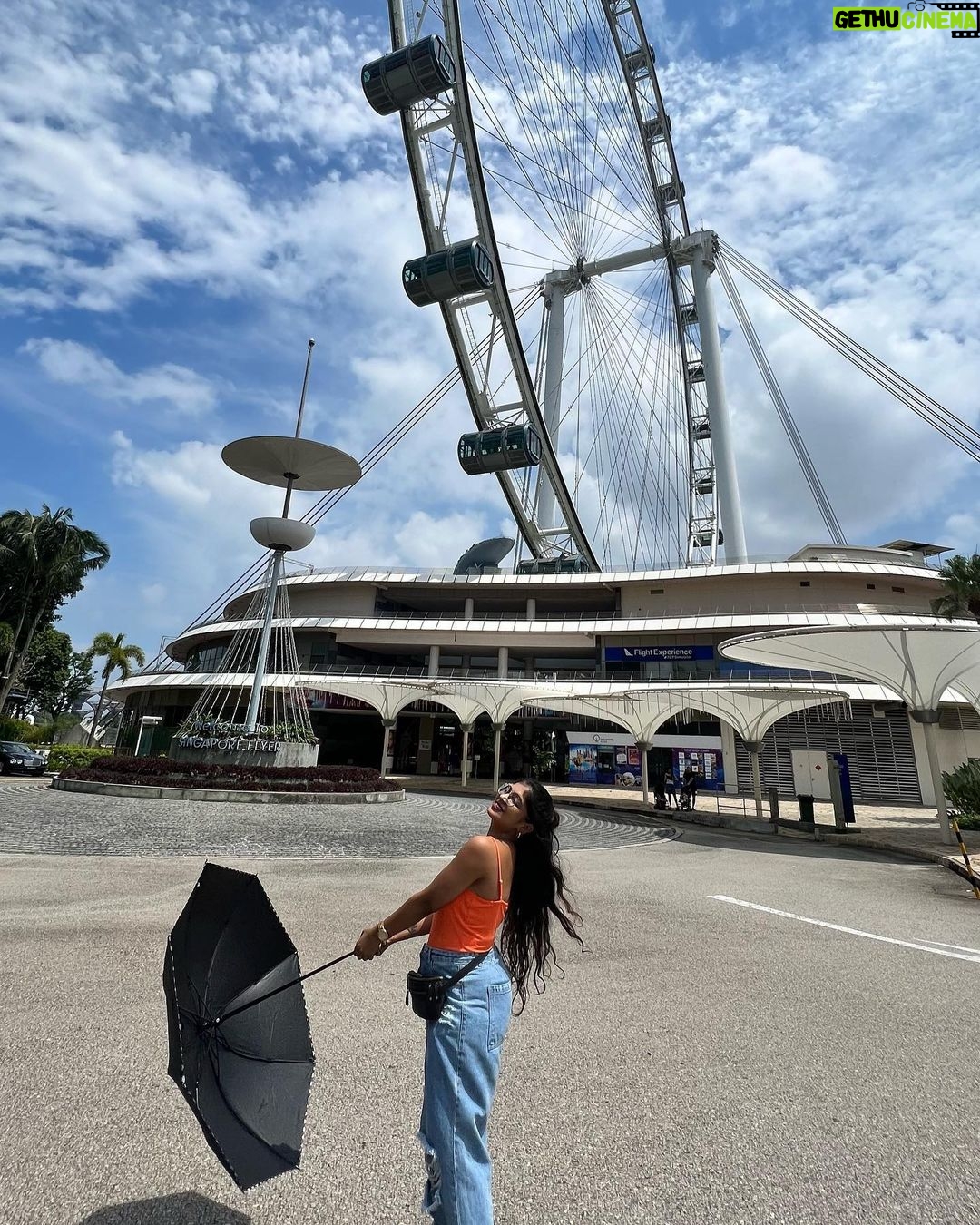Parvathy Saran Instagram - Happy Singapore National Day 🇸🇬 Walked sooo much in this city, sun was bit harsh & couldn’t manage without an umbrella or sunscreen, sign boards were very less which was confusing to find places.. On the other side, I loved their sudden rain, advanced infrastructure, loved the no honking while driving, got really excited about all the branded products shopping, spotted so many Ferrari, Rolls-Royce and Lamborghini on their clean broad roads, happy with their minimal traffic. Got really motivated by their hardworking senior citizens and also observed discipline & silence in public places..Singapore earned High respects ✌️ What was your experience in SG 🇸🇬 !? let me know in the comments. Thank You @gtholidays.in for everything #VibeWithPaaru #VJParvathy #VJPaaru #travel #solotravel #singapore #singaporelife