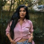 Parvathy Saran Instagram – progress 🍃
.
.
shot by @you_and_i_studios
MUA @tarangini_mua
Stylist @meghal_chauhan