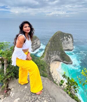 Parvathy Saran Instagram - people,beaches & sun tan ☀️🌊🏝️🇮🇩
Trip organiser @gtholidays.in