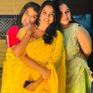 Pavani Reddy Instagram - Diwali 🪔 
#diwalicelebration #famfriends #hyderabad