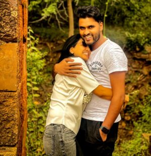 Pavani Reddy Instagram - #pavmir ♥️
#celabratinglove 
PC: @shravyareddyofficial