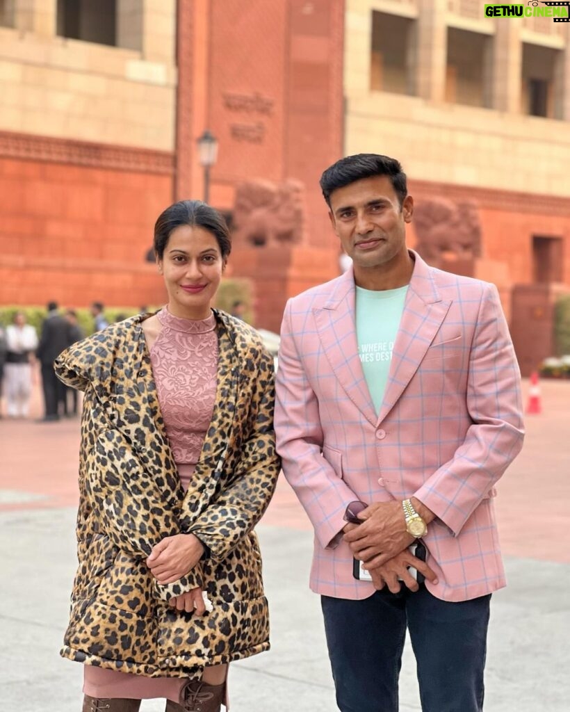 Payal Rohatgi Instagram - I am his queen. He is my king. Together we build an empire. #payalrohatgi #sangramsingh Parliament Of India, संसद भवन