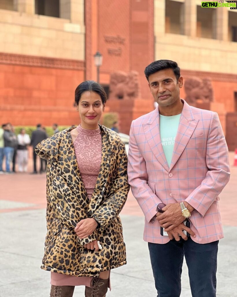 Payal Rohatgi Instagram - I am his queen. He is my king. Together we build an empire. #payalrohatgi #sangramsingh Parliament Of India, संसद भवन