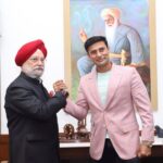 Payal Rohatgi Instagram - Thank you @hardeepspuri Sir it is my honour to play a small role in this massive initiative started by our Hon. PM @narendramodi Ji. Thank you for initiating me as a Viksit Bharat Ambassador. I will fulfil this responsibility with utmost sincerity 🙏🏻 #vikshitbharatbrandambassador #hamaraappnamoapp #hardeeppuri #sangramsingh #wrestling #country #wpwh Parliament of India