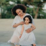 Pearle Maaney Instagram - You will always be the one who taught me how to be a Mom 🩵🧿 . 🩵 Click @todstories Styling & MUA @ashna_aash_ Pearle and Nila’s Outfits @arsignatureofficial