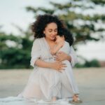Pearle Maaney Instagram - You will always be the one who taught me how to be a Mom 🩵🧿 . 🩵 Click @todstories Styling & MUA @ashna_aash_ Pearle and Nila’s Outfits @arsignatureofficial