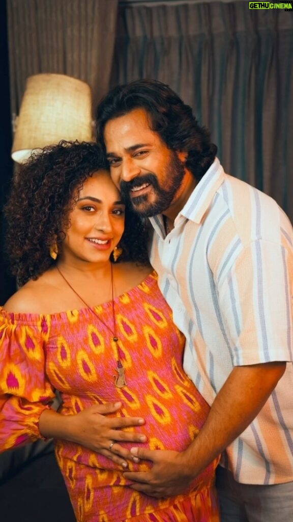 Pearle Maaney Instagram - My Best Half ❤ @srinish_aravind Words can’t express how much you mean to me… you are the best thing that ever happened in my life and I love you to the Moon! 😋 and back 🤓