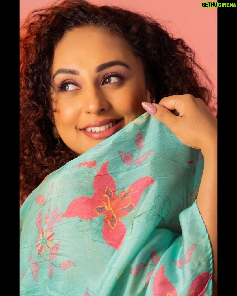 Pearle Maaney Instagram - Let Your Eyes Speak 🤓 . Self Styled for Pearle Maaney Show 🌸 Click @pearle_productions Wearing @arsignatureofficial Jewellery @m.o.dsignature MUA @aishwaryakarayilofficial