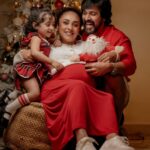 Pearle Maaney Instagram - Christmas is All About Memories and Magic ❤️❄️ 🦌 ☃️ Click @jiksonphotography @lightsoncreations Styled by @ashna_aash_