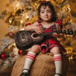 Pearle Maaney Instagram - We are all Like Snowflakes ❄️… All Different in Our Own Ways… ❤️ ☃️ 🎄 Click @jiksonphotography @lightsoncreations Styled by @ashna_aash_