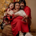 Pearle Maaney Instagram - Christmas is All About Memories and Magic ❤️❄️ 🦌 ☃️ Click @jiksonphotography @lightsoncreations Styled by @ashna_aash_