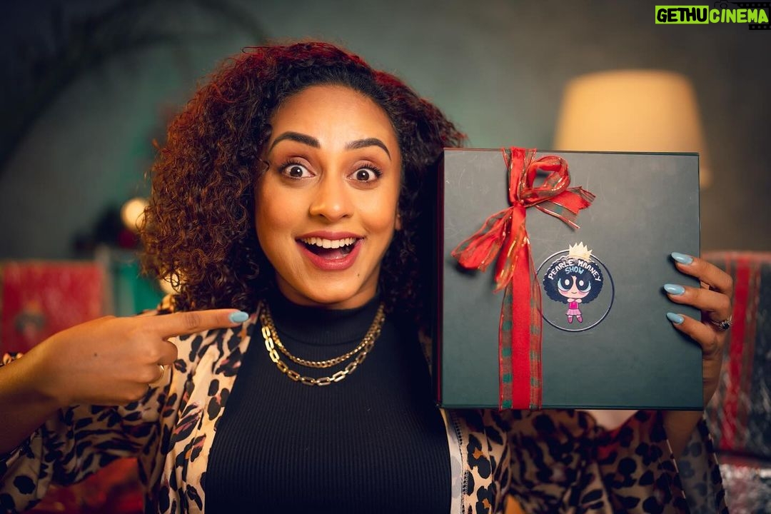Pearle Maaney Instagram - New Video Out Now On YouTube! All the 100 winners must have started getting their Hampers by Now !!! But this Video is for the Ones who want to know how we curated it and What’s Inside the Box 😋❤️ With Love, Santa 🎅