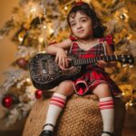 Pearle Maaney Instagram - We are all Like Snowflakes ❄️… All Different in Our Own Ways… ❤️ ☃️ 🎄 Click @jiksonphotography @lightsoncreations Styled by @ashna_aash_