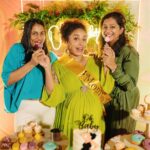 Pearle Maaney Instagram – I would like to call this bundle of pics “Sugar Rush” 🤪
.
Click @todstories 
Wearing @t.and.msignature 
Srini @jishadshamsudeen 
Event @_whitewindow__ 
Cake @whisk_n_frost