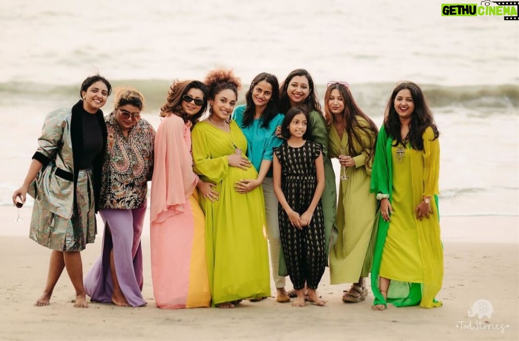 Pearle Maaney Instagram - And ….. it was Baby Shower Time 💚 Celebrating Life and the New Life we are Ready to Welcome into our Family ♾️ By the way! whom do you think did justice to the “Retro Pop” Theme while Choosing their Outfit? I’ve got a clear winner in my head! I’ll announce that in my next post 😜😋 Thank You @rachel_maaney for putting up this beautiful yet intimate celebration 🥳 . Click @todstories Wearing @t.and.msignature Srini and Ruben wearing @jishadshamsudeen ‘s amazing Outfits 😎 Decor : @_whitewindow__