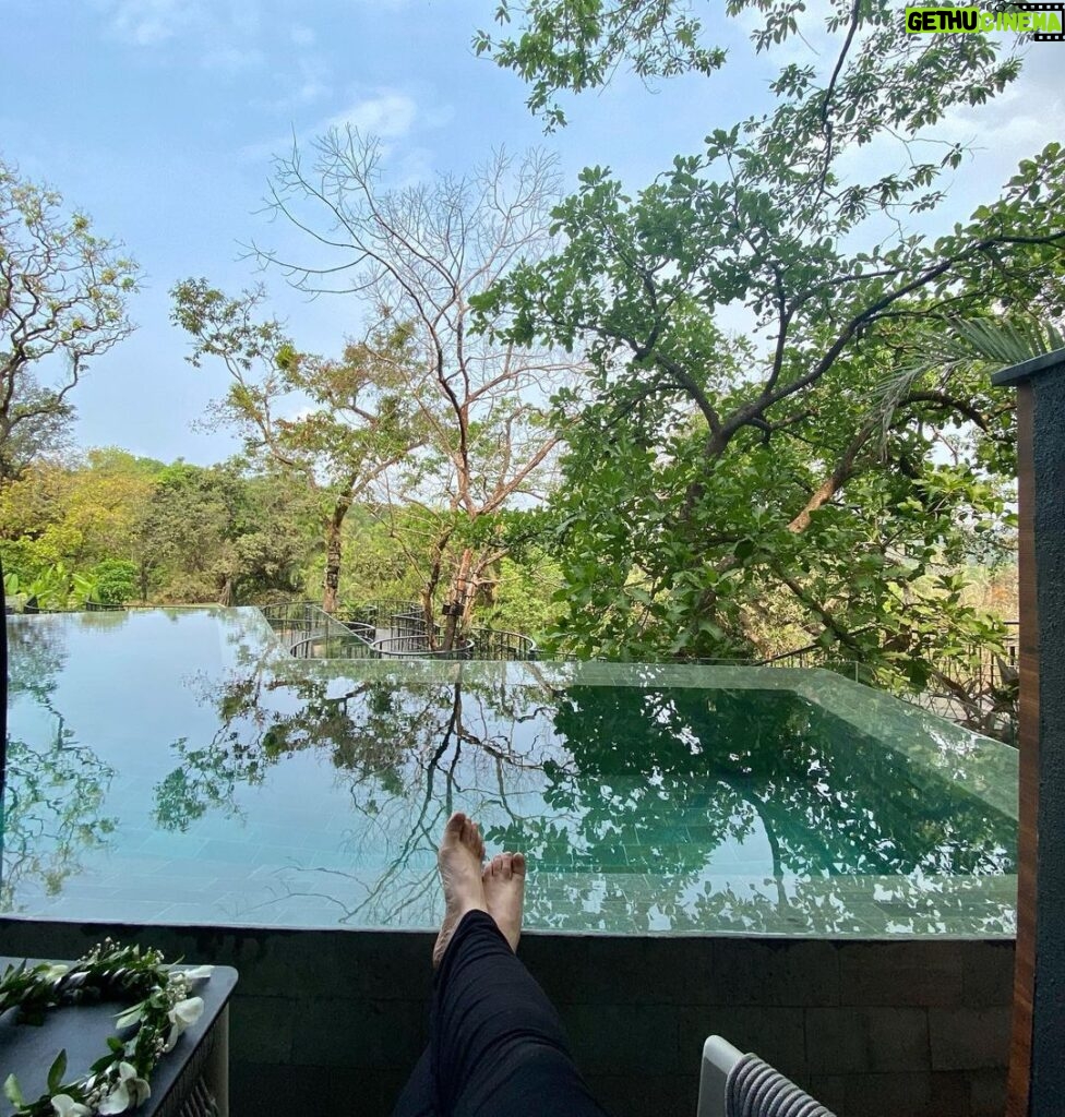 Pooja Bhatt Instagram - Learn to be still.. #jwmarriottgoa