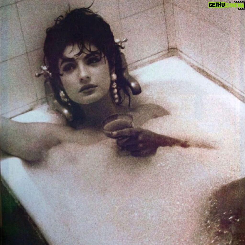 Pooja Bhatt Instagram - Fair to say,he started it- preferring to work outside the studio & making you literally leap out of your comfort zone. Razor sharp,wicked & with skill sets to match,Sumeet Chopra brought edge,raciness & irreverence to both photography & life! Special mention- those incredible Copacabana & Ghetto nights! ♥️ Happy Birthday my friend! See you tonight! #SumeetChopra #theoriginal #inmorewaysthanone #sumeetchopraphotography #roaring90s