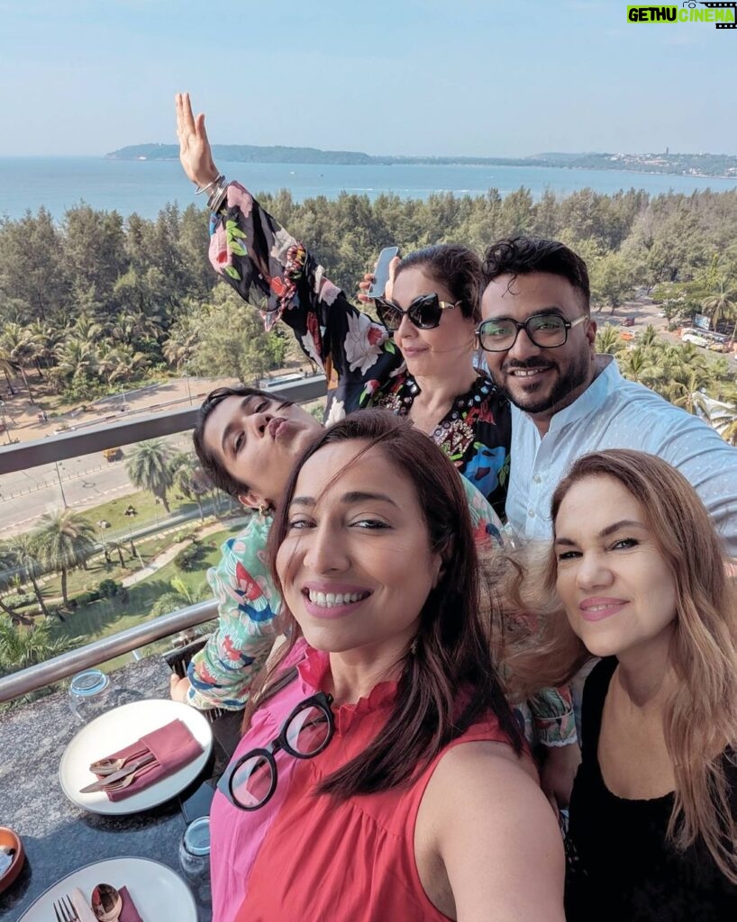 Pooja Bhatt Instagram - Team #Sanaa with @rotalks to speak about the film for @feverfmofficial at #IFFI Location courtesy @raki.goa Swipe to look at the breath taking views of Panjim from our interview location. Exclusive chat with these powerhouses drops soon on @feverfmofficial #Rotalks #Goa #Panjim #IFFI #shikhatalsania #PoojaBhatt #SudhanshuSaria #FilmFestival Raki Goa