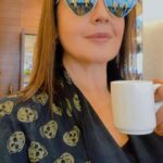 Pooja Bhatt Instagram - #Sanaa bound! ✈️ Can’t wait for our labour of love to be screened tomorrow at #IFFI2023 in Goa See you soonest @iamsuds @radhikamadan @shikhatalsania @nikhil.khurana18 @shah_sohum ♥️