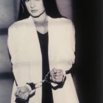 Pooja Bhatt Instagram - An artist should never be a prisoner of themselves.. of style.. of reputation.. of success. 📸 @dabbooratnani #rulesforanartist #flashback #blackandwhite #blackandwhitephotography #poojabhattphotos #poojabhattimages #dabbooratnani #poojabhatt