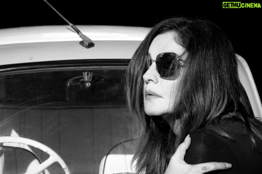 Pooja Bhatt Instagram - When you photograph people in color, you photograph their clothes. But when you photograph people in Black and white, you photograph their souls! Ted Grant 📸 @jayeshshethofficial #jayeshsheth #poojabhatt #jayeshshethschoolofphotography #poojabhattphotos #poojabhattimages