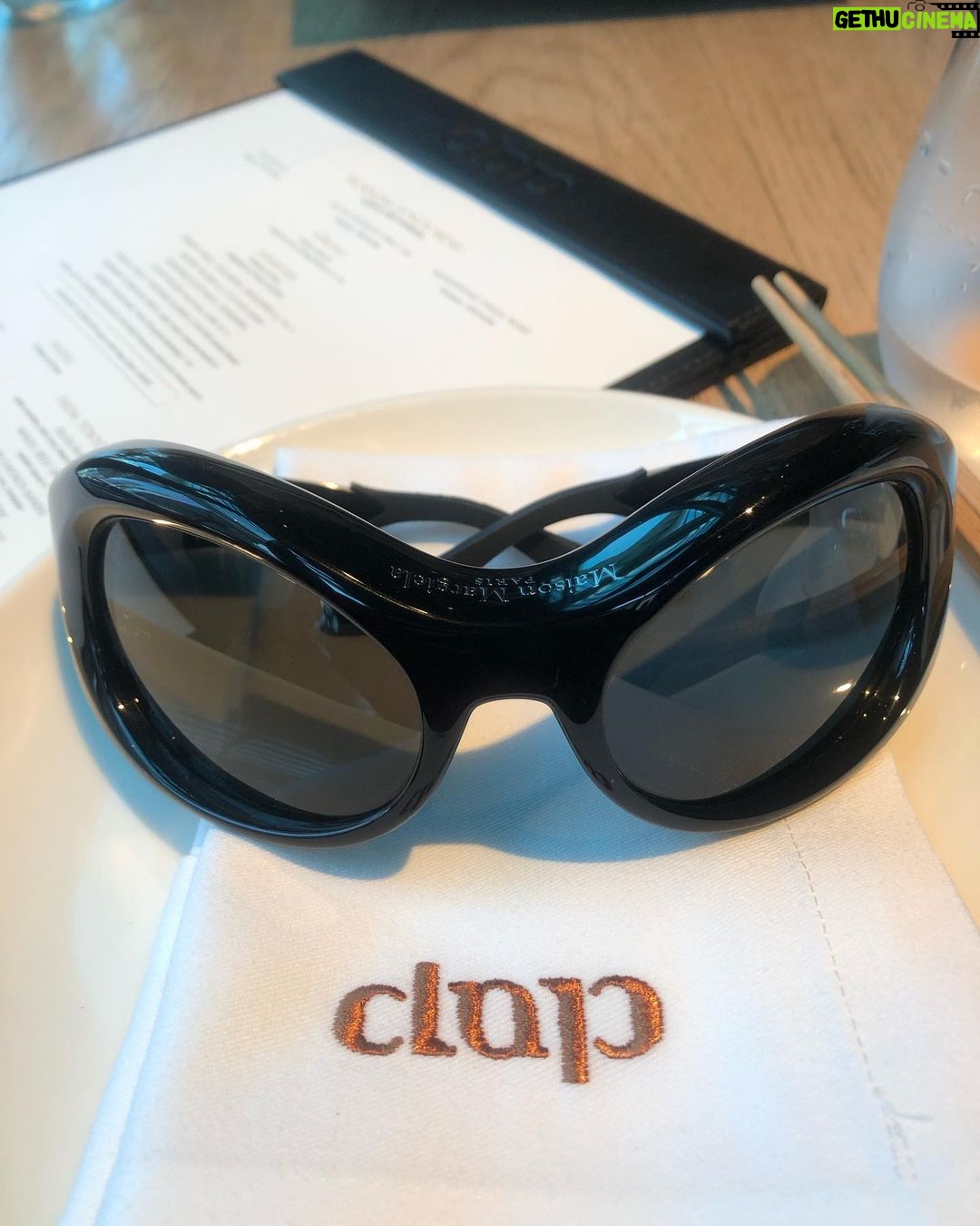 Pooja Bhatt Instagram - Brunch with my favourite bunch! ♥️♥️♥️ #clapdubai #dubaidiaries