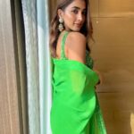 Pooja Hegde Instagram - 🫰🏼☺️👋🏻🥰 ✈️ 🤓📖🏠🛌 #storiesofPooch Bangalore, India