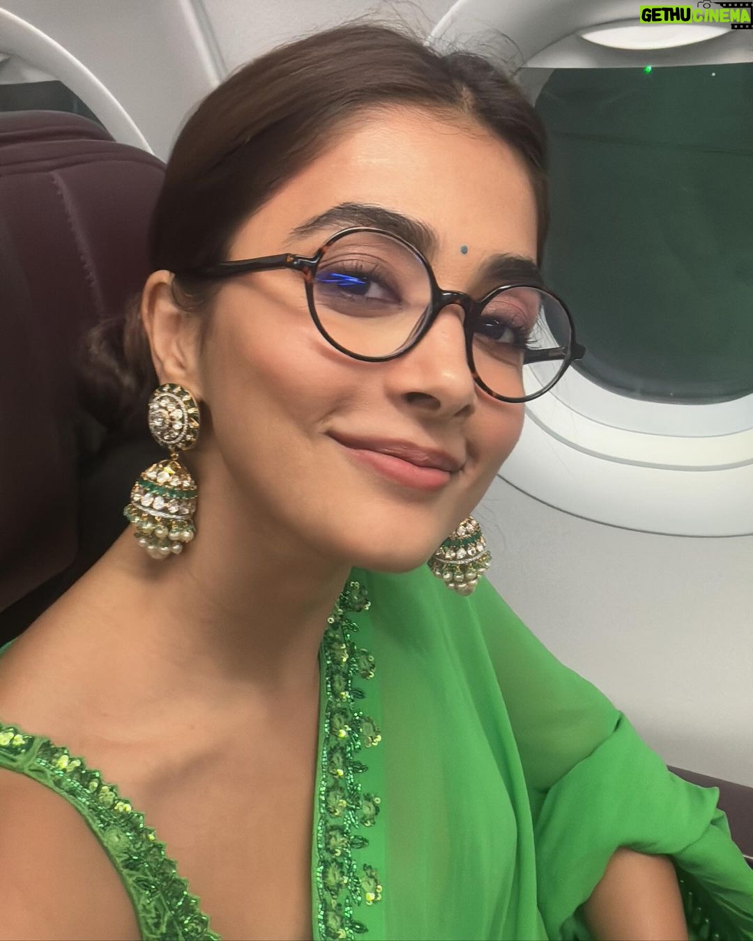 Pooja Hegde Instagram - π«°πΌβΊοΈππ»π₯° βοΈ π€ππ π #storiesofPooch Bangalore, India