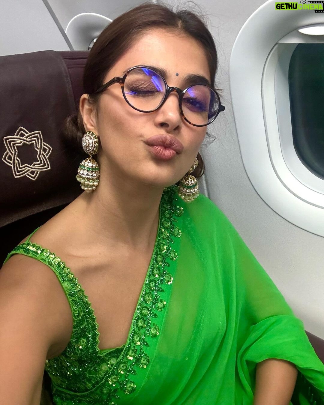 Pooja Hegde Instagram - π«°πΌβΊοΈππ»π₯° βοΈ π€ππ π #storiesofPooch Bangalore, India