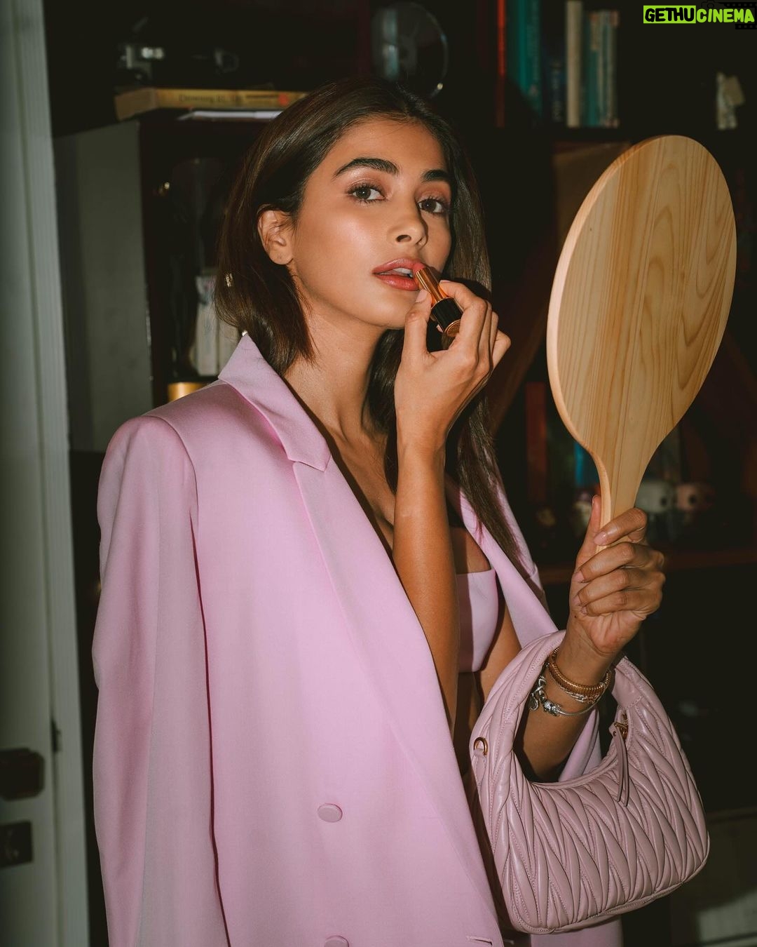 Pooja Hegde Instagram - Painting the town pink 🩷 #nightout