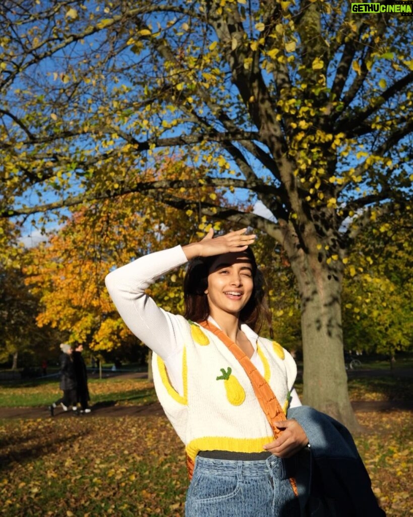 Pooja Hegde Instagram - …And then the sun came out ⛅️❄️☀️ #justbreathe Hyde Park, London