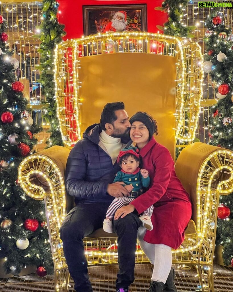 Pooja Ramachandran Instagram - Merry Christmas to everyone! 🎅🏼 🎄 ♥ #favouriteholidayseason #christmas2023 Paris, France