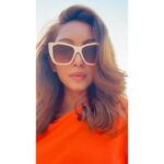 Pooja Salvi Instagram - Embracing the magic of sundown at the beach 🌊☀️🌅 . . . . . . . . #beachtime #sunset #sea #sand #beachlover #girlstrip #friendsforever #makingmemories #perfectbeachday #eveningwellspent #gratitude