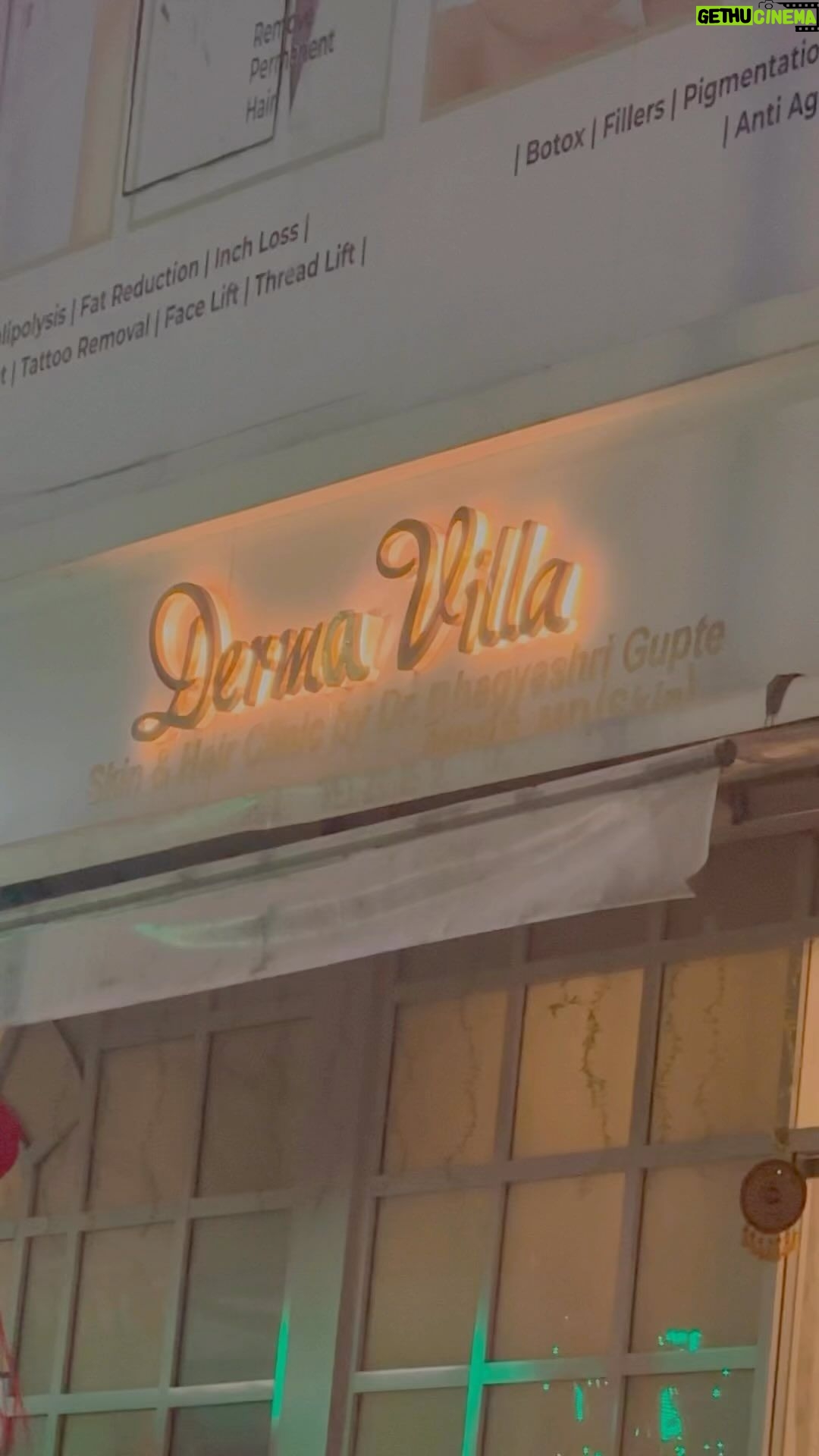 Pooja Sawant Instagram - Be beautiful with Dr. Bhagyashri ♥️🌸 Cheers to my new journey with @dermavilla01 💕 #dermavilla thank you so much @prarthana.behere and @bhushan_pradhan for introducing me to Dermavilla